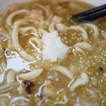 ラーメンエース - みぞれをつけ汁に投入