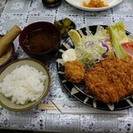 とん八 - 上ロース定食とホタテ貝柱１個