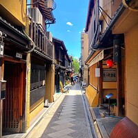 京都牛懐石 稲吉 - ✽ 先斗町の四条方向