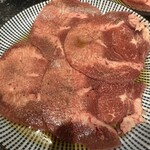 近江焼肉ホルモンすだく - 上たん塩