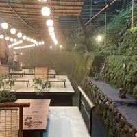 貴船喜らく - 雨が降りそう、霧て煙った感じがまたイイ