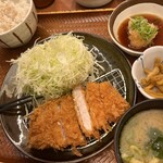 ごはん処 かつ庵 - 熟成ロースカツ定食120ｇ麦飯おろしポン酢