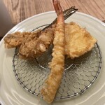 天ぷら串とまぶしめし ハゲ天 - 天ぷらまぶしめし　定食1980円の天ぷら、海老、サツマイモ、メゴチ