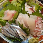 焼鳥やかた - 刺身盛り1人前