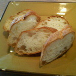 レガーロ - 鶏肉ｷﾉｺの柚子胡椒ﾊﾟｽﾀにｾｯﾄのﾊﾟﾝ(5個)