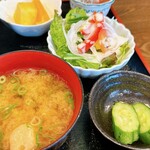 Oshokujidokoro Izakaya Komugi - 味噌汁とか