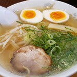 をっちゃんラーメン - 料理写真:生姜ラーメン＋煮卵