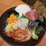 魚民 - お造り６種盛り　1857円