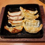 魚民 - 鉄板餃子　603円