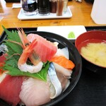 小川港魚河岸食堂 - 上海鮮丼