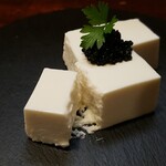 キッチン ブルー グローブ - チーズ豆腐の断面
