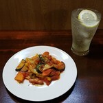 キッチン ブルー グローブ - ラタトゥイユ、イタリアンリモンチェッロが運ばれる