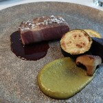 Le Salon de Legumes - 葉山でオリーブの実を与えながら育てる湘南豚の肩ロース