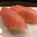 あら輝 - トロ：熟成度合を見て厚みを調整