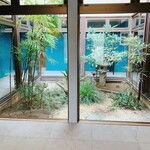 馳走西健一 - 内観