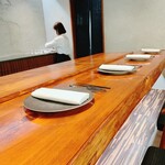 馳走西健一 - 内観