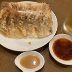 餃子専門店 祥雲 - しそ餃子、ピリ辛餃子、生ビール