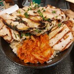 炭火焼き豚丼専門店 豚小家 - ここにキムチをぶち混んでがっつく(≧▽≦)