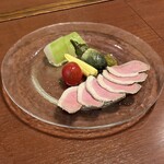 Amatsubo - 夏野菜と鴨ロースの冷し鉢 1,280円