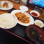 Oosaka Oushou - にんにく餃子＋元祖焼餃子（小）＋ライスセット（\940）