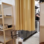 カジュアルフレンチBar 7FUKU - 厨房のすぐ横