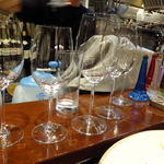 Maison4125 - 店内　グラスが綺麗♪