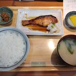 Mampuku Shokudou - ぶり照り焼き定食。