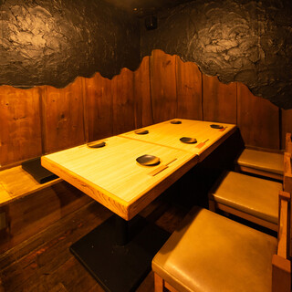 We have many private rooms available! Compatible with a variety of scenes depending on the application