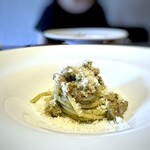 KIMUSHO - ◆サルシッチャ（お肉やハーブなどを腸詰めにしたもの）、トマト、バジルのパスタ