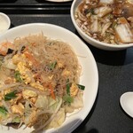 麒麟菜館  - 台湾ビーフンと五目つゆそばのセット