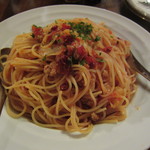 ジャムの樹 - イタリア産のピッコロのペペロンチーノである「キャベツとひき肉のピリ辛トマトスパゲティ」です。
