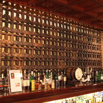 オールドインペリアル バー - フランク ロイド ライト の設計のオリジナルの壁面