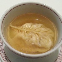 赤坂璃宮 赤坂本店 - 【フカヒレ入りスープ餃子】
