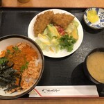 Kouseiken - Ｂランチ（鮭といくらの親子丼、アジフライ付）