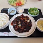 パンダ飯店 - スープ、サラダ、豆腐、寒天が付いてきます