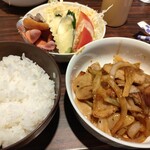 喫茶マック - 日替わりランチ　750円　今日は生姜焼き。ご飯少なめ。