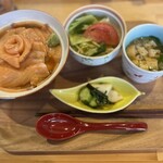 Niigata Souru Fudo Inoutei - 鮭いくら丼のいくら抜きセット