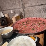 ビストロ炭焼肉酒場 チキンレッグ - 