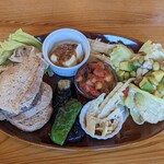 ナチュラルソフトクリームカフェ ミルカ - ベジプレート　1,350円