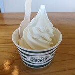 ナチュラルソフトクリームカフェ ミルカ - ソフトクリーム　400円