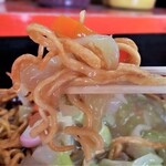 新ちゃん - かたい焼そば　麺と具リフト