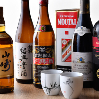 本格料理×ワインのマリアージュ。多彩なドリンクで乾杯を