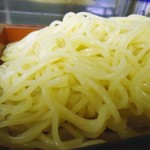 太月 - 中華麺接写。