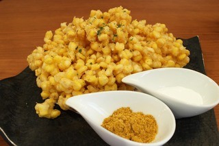 Tsujinoya - “新鮮とうもろこしのかき揚げ”　粒の甘みを２種の香辛料で変えて。