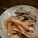 泡盛と沖縄料理　Aサインバー - ミミガー