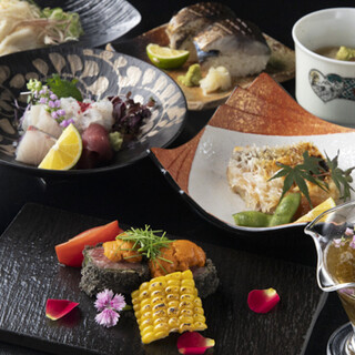 旬の食材をふんだんに取り入れた、月替わりのコースに舌鼓