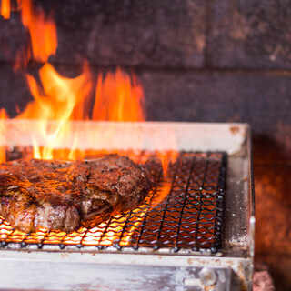 淡路牛などお肉料理も絶品◎本格的な炭火焼でお肉の旨みを凝縮！
