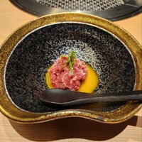 やきにく九 西麻布本店 - 馬肉ユッケ