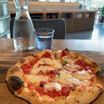 ザ コートヤード キッチン - 世界一のナポリピッツァ職人秘伝のピッツァマルゲリータ