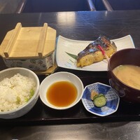 御影蔵 丸ビル - 魚膳全景